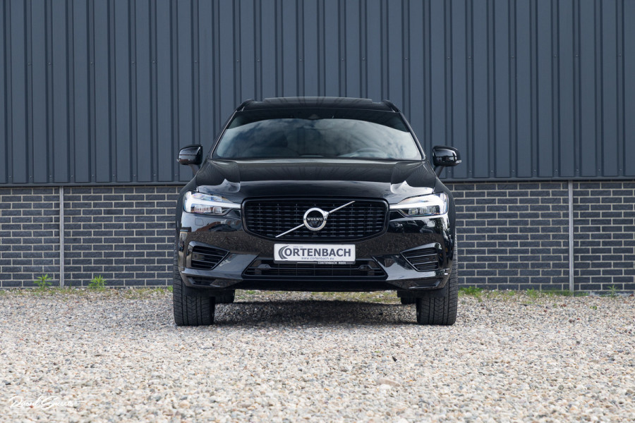 Volvo XC60 2.0 T8 Plug-in hybrid AWD R-Design | Luchtvering | Zwenkbare trekhaak | Panorama dak | Memory | Adaptieve cruise |