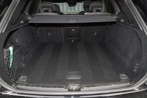 Volvo XC60 2.0 T8 Plug-in hybrid AWD R-Design | Luchtvering | Zwenkbare trekhaak | Panorama dak | Memory | Adaptieve cruise |