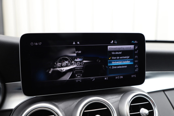 Mercedes-Benz C-Klasse 300e AMG 4-Matic | 320PK | Schuifdak | Sfeerverlichting | Leder | Facelift | Carplay | Standkachel | Camera | 2020.