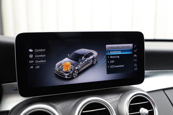 Mercedes-Benz C-Klasse 300e AMG 4-Matic | 320PK | Schuifdak | Sfeerverlichting | Leder | Facelift | Carplay | Standkachel | Camera | 2020.