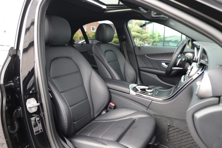Mercedes-Benz C-Klasse 300e AMG 4-Matic | 320PK | Schuifdak | Sfeerverlichting | Leder | Facelift | Carplay | Standkachel | Camera | 2020.