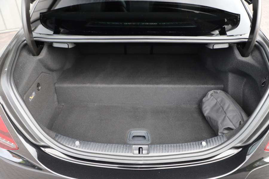 Mercedes-Benz C-Klasse 300e AMG 4-Matic | 320PK | Schuifdak | Sfeerverlichting | Leder | Facelift | Carplay | Standkachel | Camera | 2020.