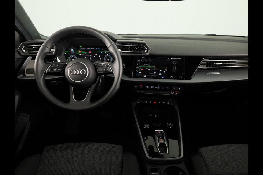 Audi A3 Sportback 30 TFSI Advanced edition 115pk S-tronic | Navigatie via App |  19 inch Lichtmetalen velgen | Stoelverwarming | Parkeersensoren voor en achter