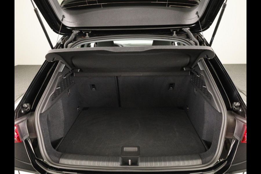 Audi A3 Sportback 30 TFSI Advanced edition 115pk S-tronic | Navigatie via App |  19 inch Lichtmetalen velgen | Stoelverwarming | Parkeersensoren voor en achter