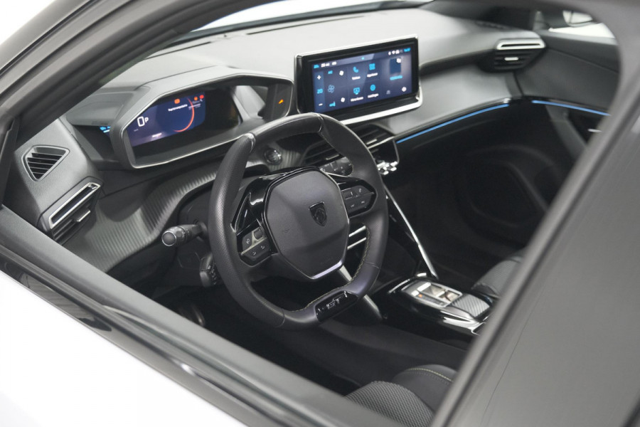 Peugeot e-2008 EV GT 50 kWh | 11 KW Laadfunctie | 360 Camera | Dodehoekdetectie | Apple Carplay