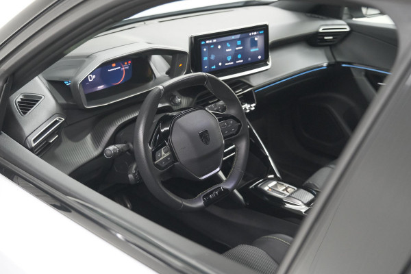 Peugeot e-2008 EV GT 50 kWh | 11 KW Laadfunctie | 360 Camera | Dodehoekdetectie | Apple Carplay