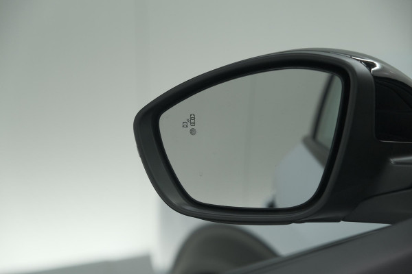 Peugeot e-2008 EV GT 50 kWh | 11 KW Laadfunctie | 360 Camera | Dodehoekdetectie | Apple Carplay
