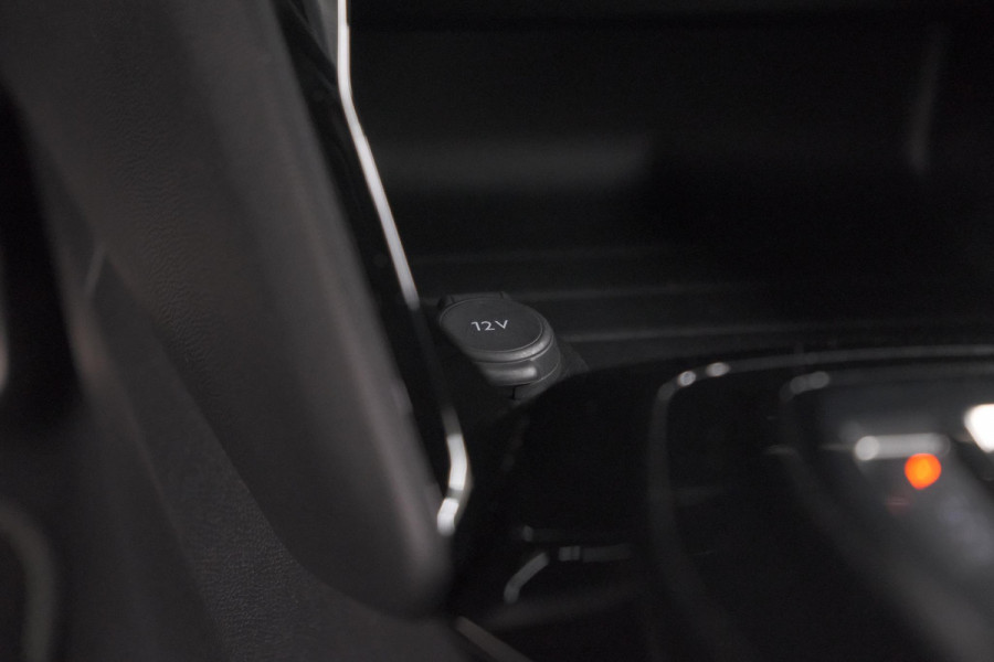Peugeot e-2008 EV GT 50 kWh | 11 KW Laadfunctie | 360 Camera | Dodehoekdetectie | Apple Carplay