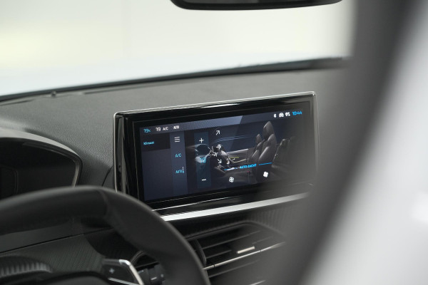 Peugeot e-2008 EV GT 50 kWh | 11 KW Laadfunctie | 360 Camera | Dodehoekdetectie | Apple Carplay