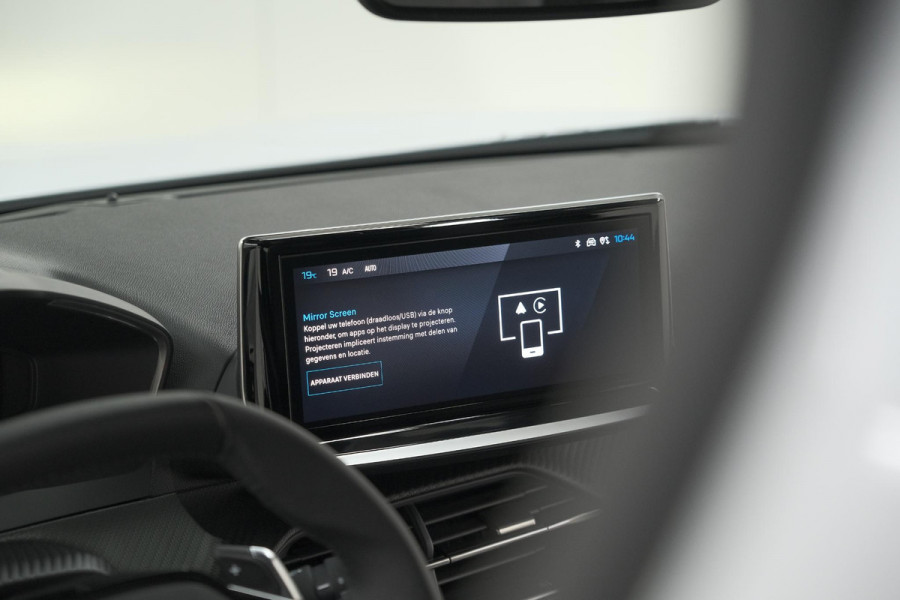 Peugeot e-2008 EV GT 50 kWh | 11 KW Laadfunctie | 360 Camera | Dodehoekdetectie | Apple Carplay