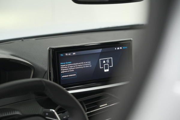 Peugeot e-2008 EV GT 50 kWh | 11 KW Laadfunctie | 360 Camera | Dodehoekdetectie | Apple Carplay