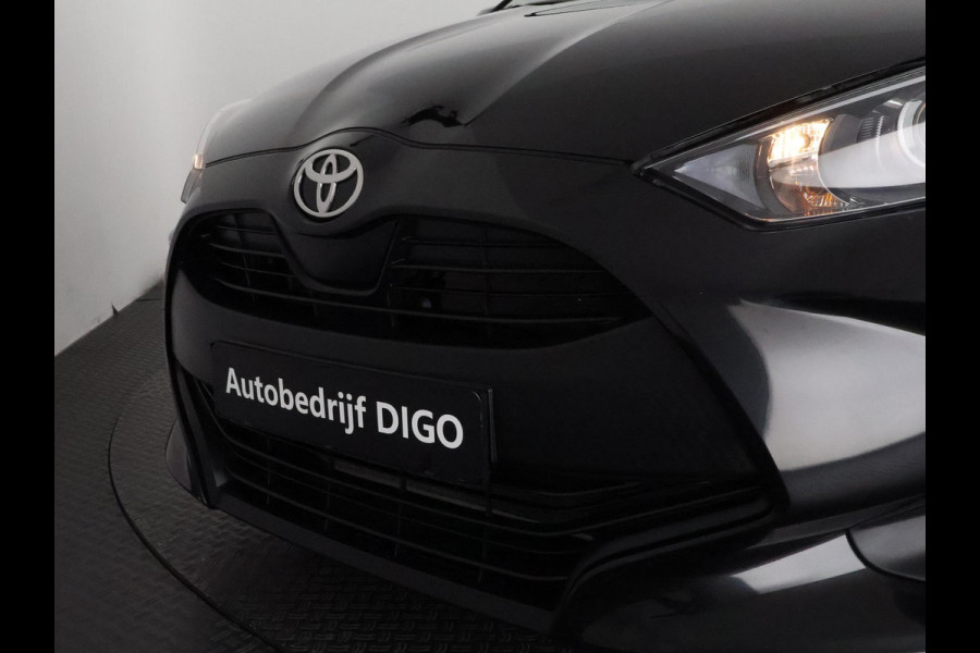 Toyota Yaris 1.5 HYBRID BLACKSTYLE AUTOMAAT GARANTIE 3-2035 ! CARPLAY NAVI. CAMERA.ADAPTIVE CRUISE.