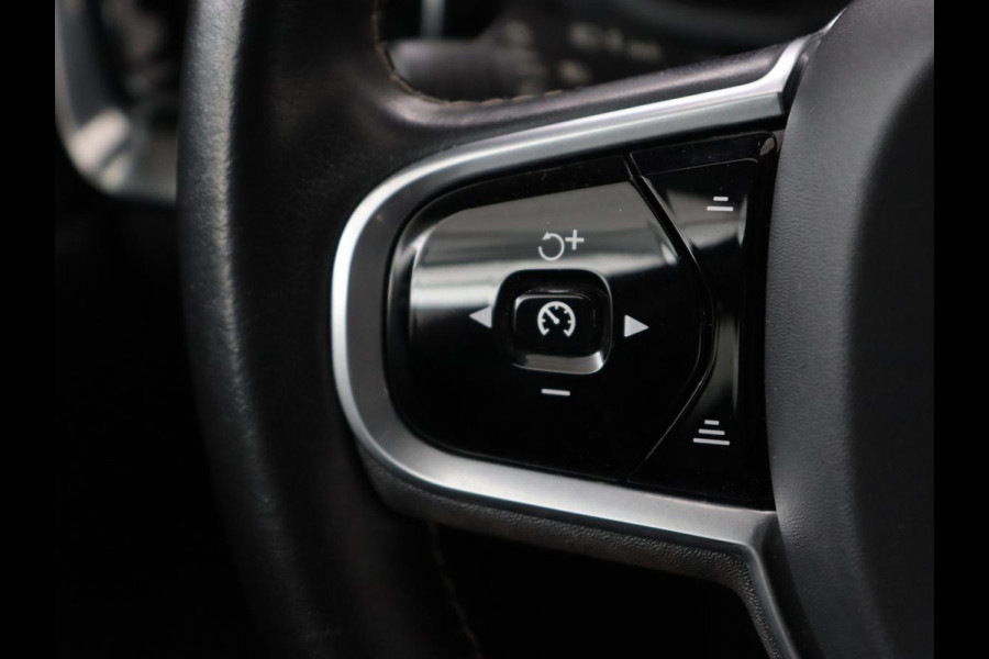 Volvo V60 2.0 T4 Inscription | Leder | Stoelverwarming | Adaptive cruise | Carplay | Camera | Navigatie | Full LED | Side Assist | Climate control | Parkeerhulp | Bluetooth | Origineel NL