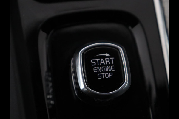 Volvo V60 2.0 T4 Inscription | Leder | Stoelverwarming | Adaptive cruise | Carplay | Camera | Navigatie | Full LED | Side Assist | Climate control | Parkeerhulp | Bluetooth | Origineel NL