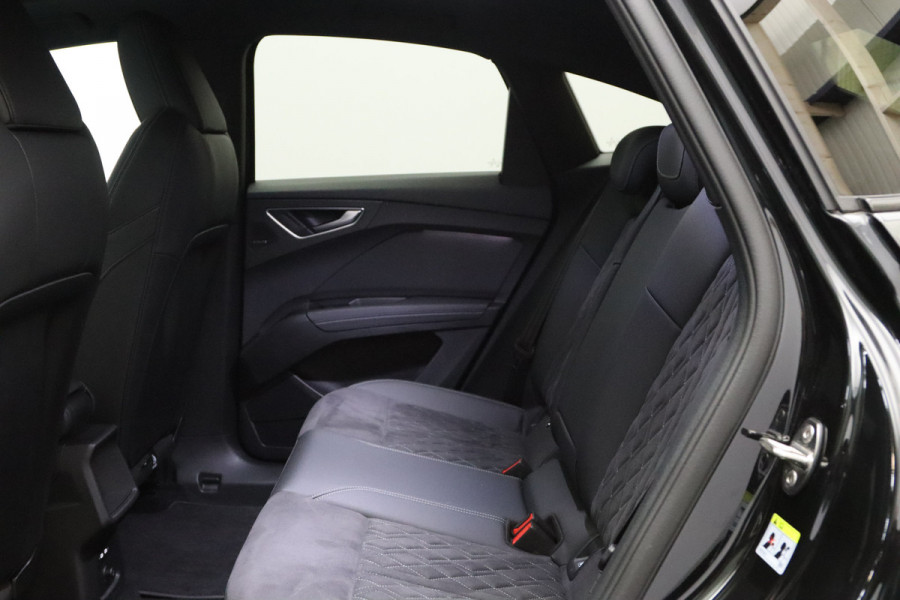Audi Q4 Sportback e-tron 50 Quattro 300 PK S-Line Edition 77 kWh, SOH 93%, Panoramadak, Sonos Sound, Leder-Alcantara