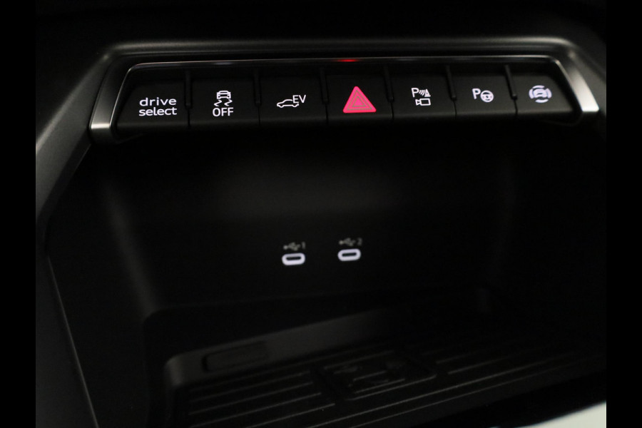 Audi A3 Sportback Pro Line 40 TFSI e 204 pk | Assis.pak Driving+Parking plus | Led v+a, dyna. knipper. achter | Sportstoelen zwarte stof | Stoelverwarming voor |