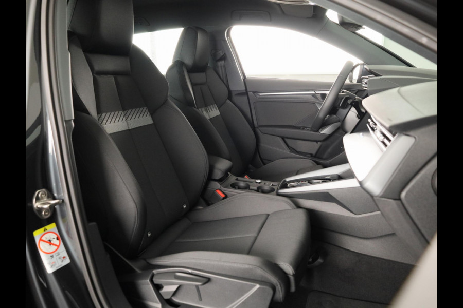 Audi A3 Sportback Pro Line 40 TFSI e 204 pk | Assis.pak Driving+Parking plus | Led v+a, dyna. knipper. achter | Sportstoelen zwarte stof | Stoelverwarming voor |