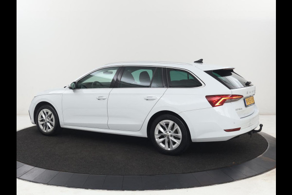 Škoda Octavia 1.0 TSI Business Edition | Stoelverwarming | Trekhaak | Camera | Carplay | Navigatie | 17'' | Cruise control | DAB | Digital Cockpit | Parkeerhulp | Climate control