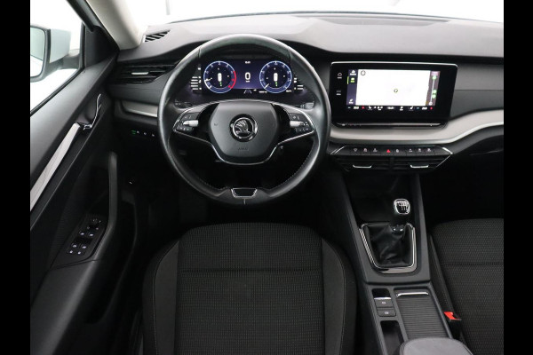 Škoda Octavia 1.0 TSI Business Edition | Stoelverwarming | Trekhaak | Camera | Carplay | Navigatie | 17'' | Cruise control | DAB | Digital Cockpit | Parkeerhulp | Climate control