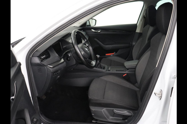 Škoda Octavia 1.0 TSI Business Edition | Stoelverwarming | Trekhaak | Camera | Carplay | Navigatie | 17'' | Cruise control | DAB | Digital Cockpit | Parkeerhulp | Climate control