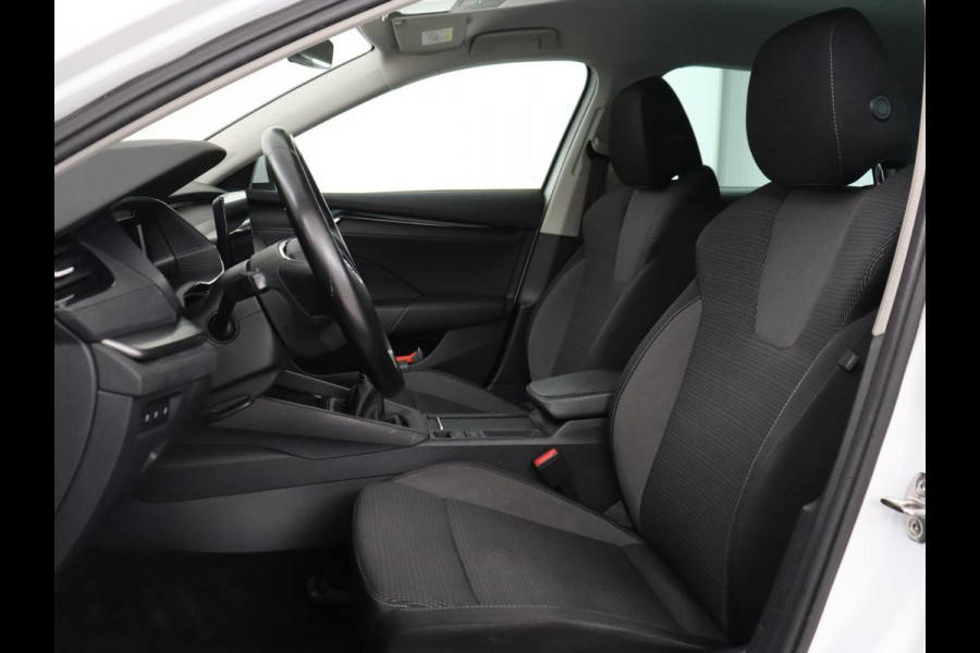 Škoda Octavia 1.0 TSI Business Edition | Stoelverwarming | Trekhaak | Camera | Carplay | Navigatie | 17'' | Cruise control | DAB | Digital Cockpit | Parkeerhulp | Climate control