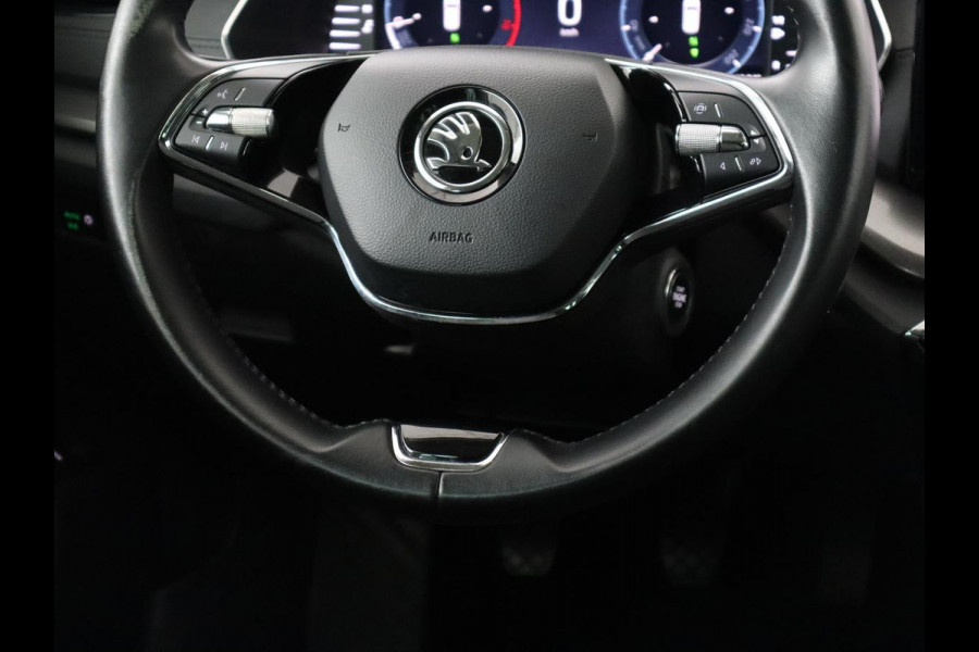 Škoda Octavia 1.0 TSI Business Edition | Stoelverwarming | Trekhaak | Camera | Carplay | Navigatie | 17'' | Cruise control | DAB | Digital Cockpit | Parkeerhulp | Climate control