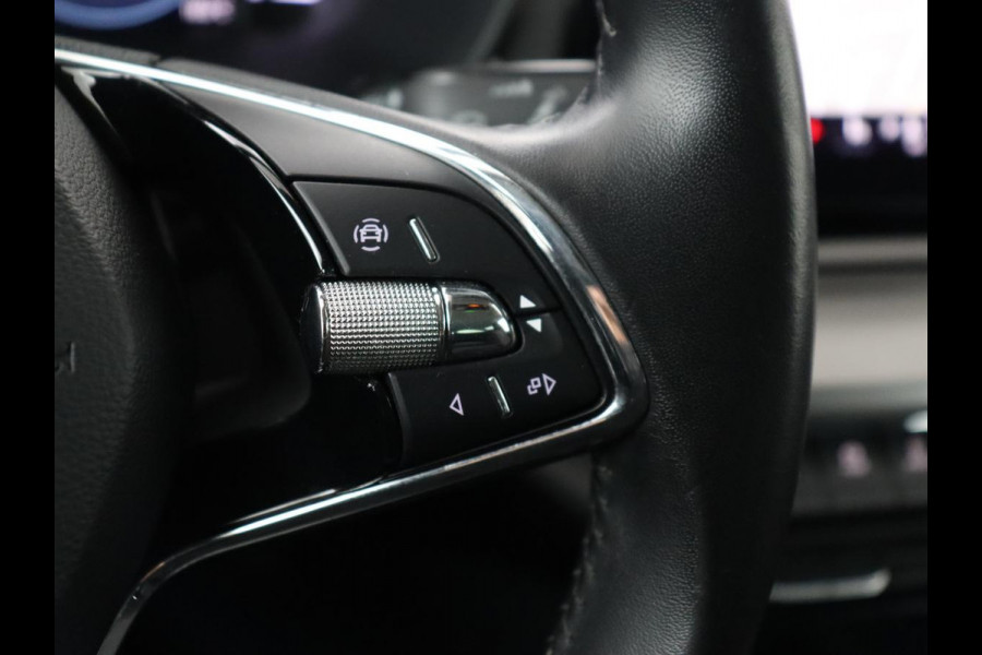Škoda Octavia 1.0 TSI Business Edition | Stoelverwarming | Trekhaak | Camera | Carplay | Navigatie | 17'' | Cruise control | DAB | Digital Cockpit | Parkeerhulp | Climate control