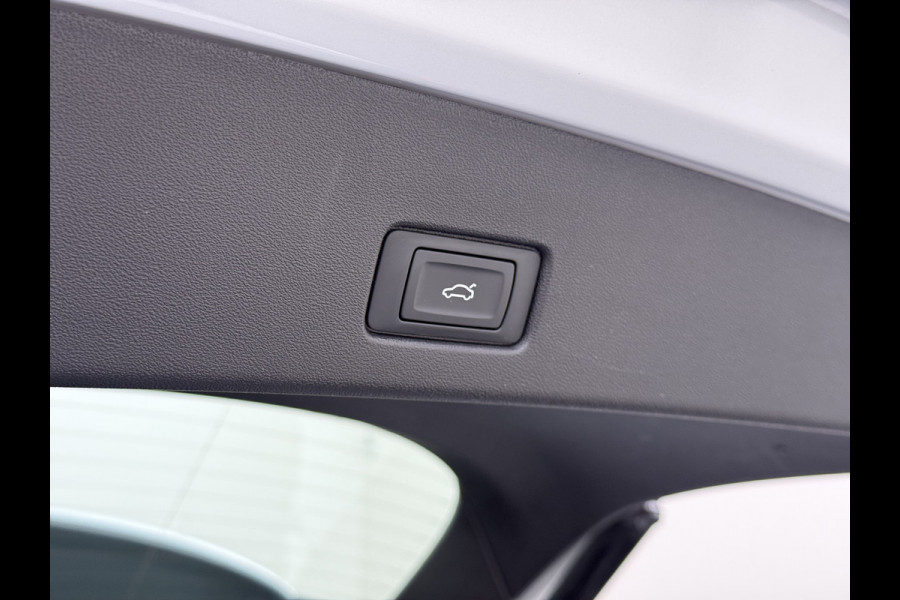 Audi Q4 e-tron 50 Quattro 300pk 82kWh BOMVOL Leer SONOS®-Hifi Navi Camera Adap.Cruise Elek.Stoelen+Memory+Verwarming Apple Carplay Android Auto SOH 95%Launch Ed. Advanced Plus DAB Matrix LED Lmv  € 76.000 nieuw 1e Eigenaar Origineel Nederlandse Auto Dealeronderhouden