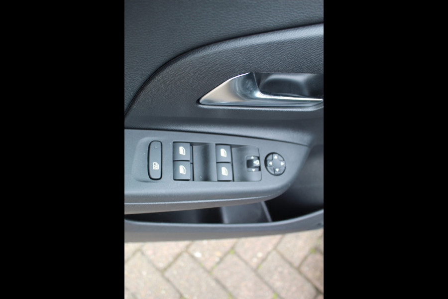 Opel Corsa 1.2 GS Line Climate control , Stoel en Stuur verwarming, Panoramadak Cruise control , Camera, Parkeersensoren voor + achter