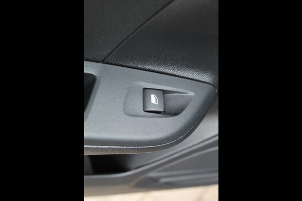 Opel Corsa 1.2 GS Line Climate control , Stoel en Stuur verwarming, Panoramadak Cruise control , Camera, Parkeersensoren voor + achter