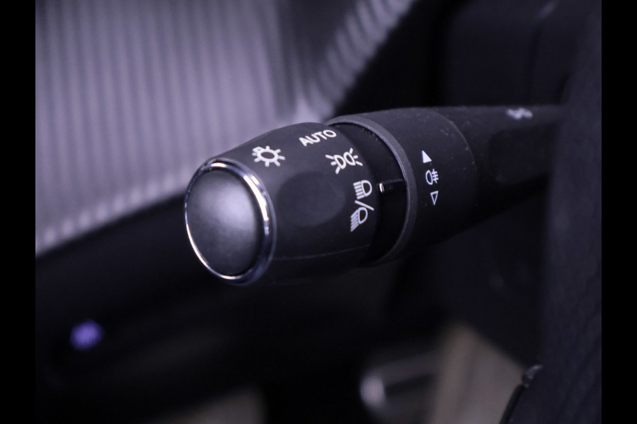 Peugeot 208 1.2 PureTech GT-Line Sport (PANORAMADAK,APPLE CARPLAY,NAVI,CAMERA,360 VIEW,CLIMATE,CRUISE,LED,SPORTSTOELEN,LM VELGEN)