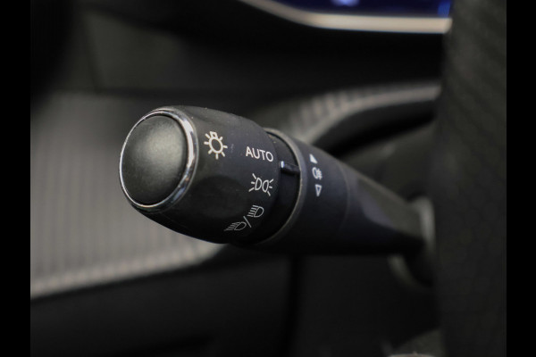 Peugeot 208 1.2 PureTech Allure Sport (APPLE CARPLAY,NAVI,CAMERA,360 VIEW,CLIMATE,CRUISE,GETINT,SPORTSTOELEN,LM VELGEN)