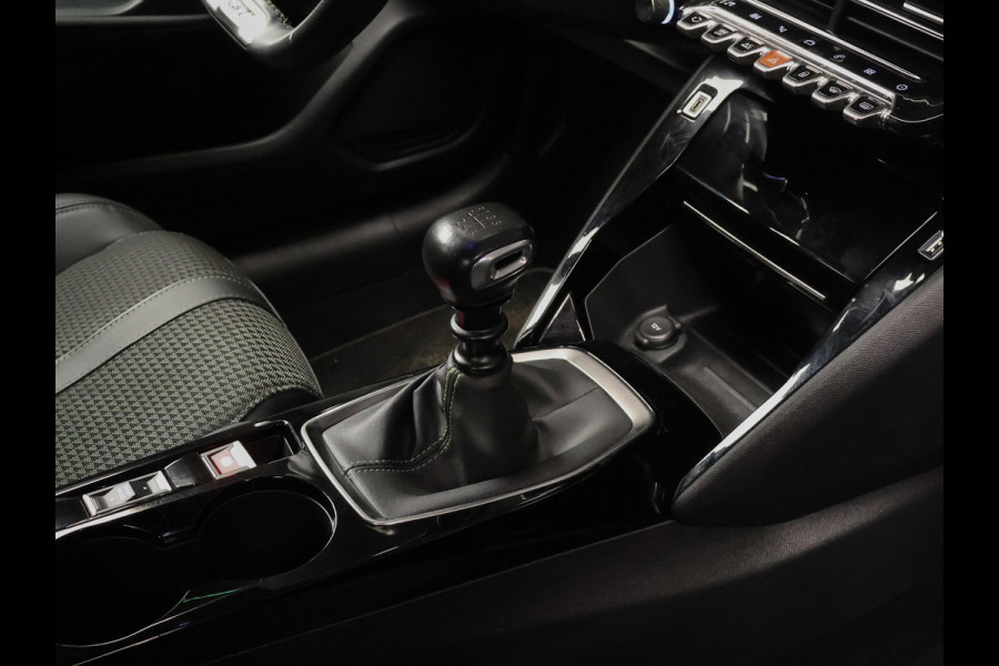 Peugeot 208 1.2 PureTech Allure Sport (APPLE CARPLAY,NAVI,CAMERA,360 VIEW,CLIMATE,CRUISE,GETINT,SPORTSTOELEN,LM VELGEN)
