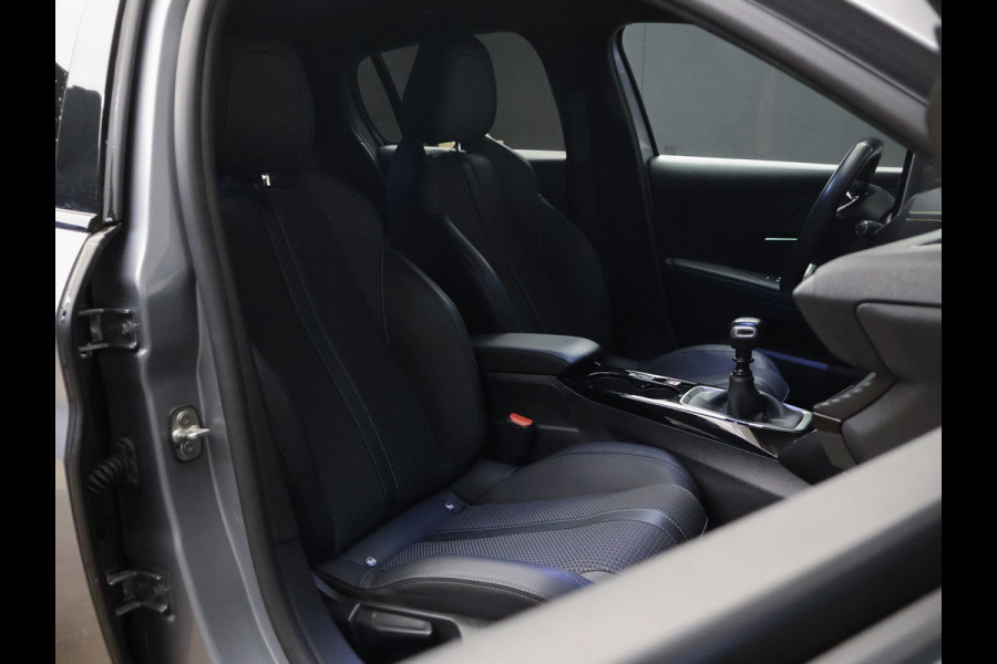 Peugeot 208 1.2 PureTech Allure Sport (APPLE CARPLAY,NAVI,CAMERA,360 VIEW,CLIMATE,CRUISE,GETINT,SPORTSTOELEN,LM VELGEN)