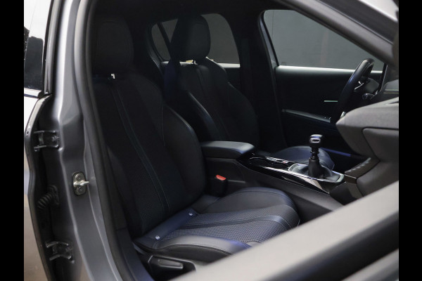 Peugeot 208 1.2 PureTech Allure Sport (APPLE CARPLAY,NAVI,CAMERA,360 VIEW,CLIMATE,CRUISE,GETINT,SPORTSTOELEN,LM VELGEN)