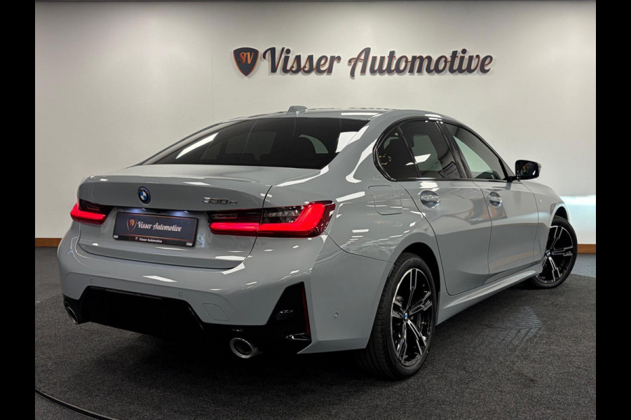 BMW 3-serie 330e*Plug-in Hybride*Automaat*M-Pakket*Stoelverwarming*Head-Up*Leder*Camera*
