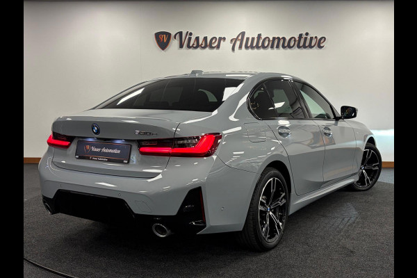 BMW 3-serie 330e*Plug-in Hybride*Automaat*M-Pakket*Stoelverwarming*Head-Up*Leder*Camera*