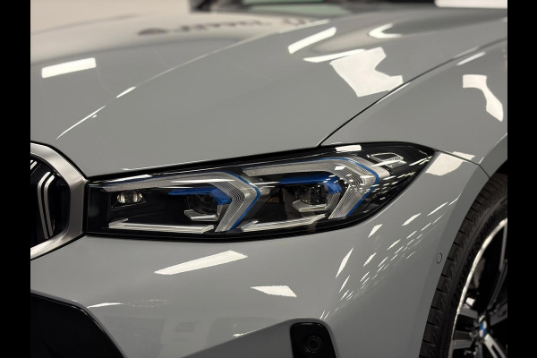 BMW 3-serie 330e*Plug-in Hybride*Automaat*M-Pakket*Stoelverwarming*Head-Up*Leder*Camera*
