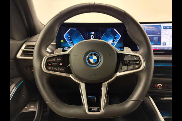BMW 3-serie 330e*Plug-in Hybride*Automaat*M-Pakket*Stoelverwarming*Head-Up*Leder*Camera*