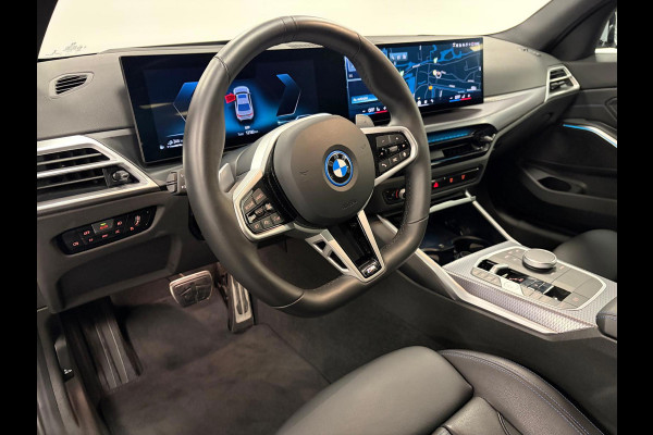 BMW 3-serie 330e*Plug-in Hybride*Automaat*M-Pakket*Stoelverwarming*Head-Up*Leder*Camera*