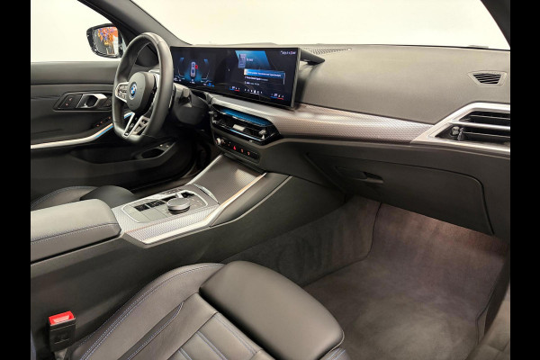 BMW 3-serie 330e*Plug-in Hybride*Automaat*M-Pakket*Stoelverwarming*Head-Up*Leder*Camera*
