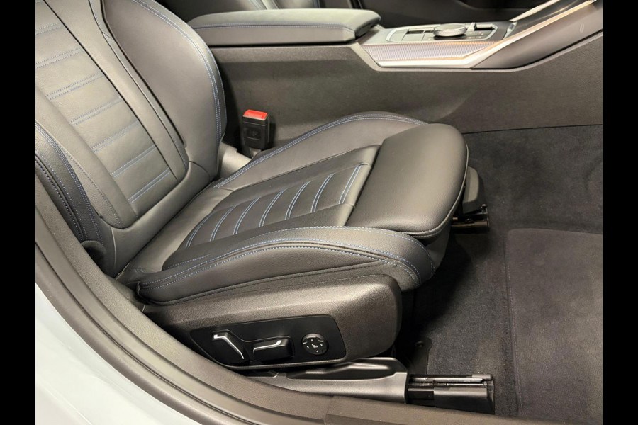BMW 3-serie 330e*Plug-in Hybride*Automaat*M-Pakket*Stoelverwarming*Head-Up*Leder*Camera*