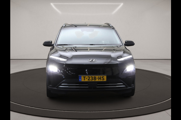 Hyundai Kona EV Premium 64 kWh 204 PK, SOH 100%, Leder, 4 x Stoelverwarming, Head-Up, Camera