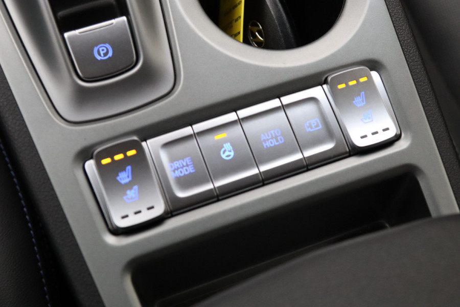 Hyundai Kona EV Premium 64 kWh 204 PK, SOH 100%, Leder, 4 x Stoelverwarming, Head-Up, Camera