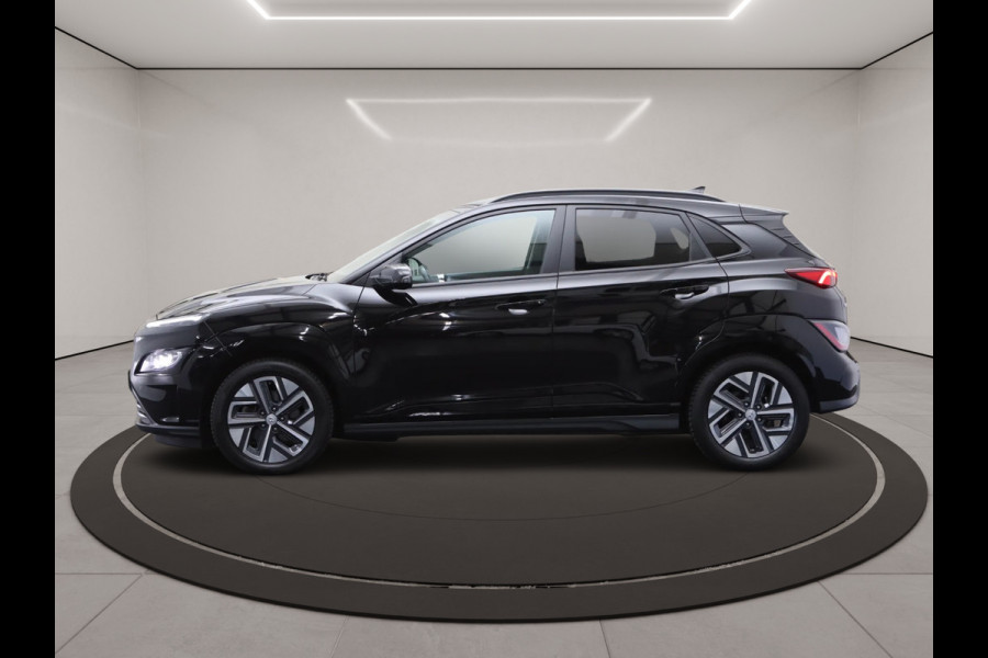 Hyundai Kona EV Premium 64 kWh 204 PK, SOH 100%, Leder, 4 x Stoelverwarming, Head-Up, Camera
