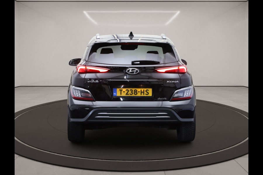 Hyundai Kona EV Premium 64 kWh 204 PK, SOH 100%, Leder, 4 x Stoelverwarming, Head-Up, Camera