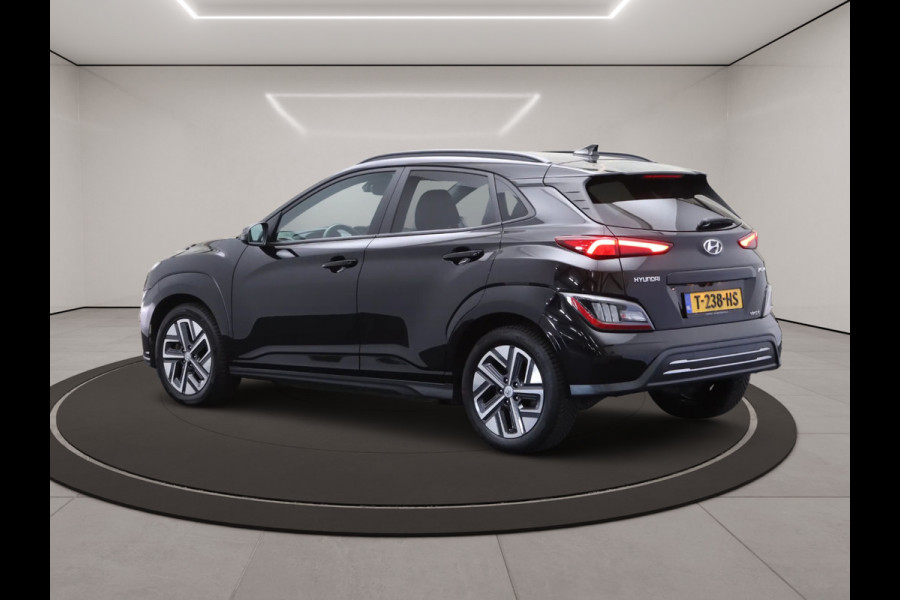 Hyundai Kona EV Premium 64 kWh 204 PK, SOH 100%, Leder, 4 x Stoelverwarming, Head-Up, Camera