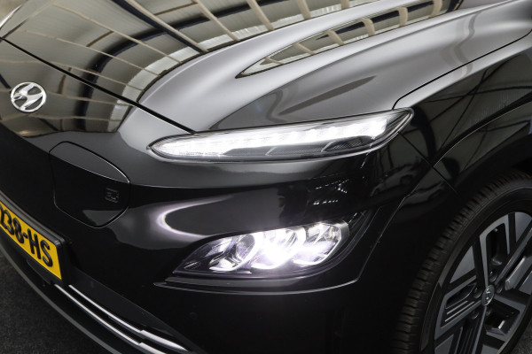 Hyundai Kona EV Premium 64 kWh 204 PK, SOH 100%, Leder, 4 x Stoelverwarming, Head-Up, Camera