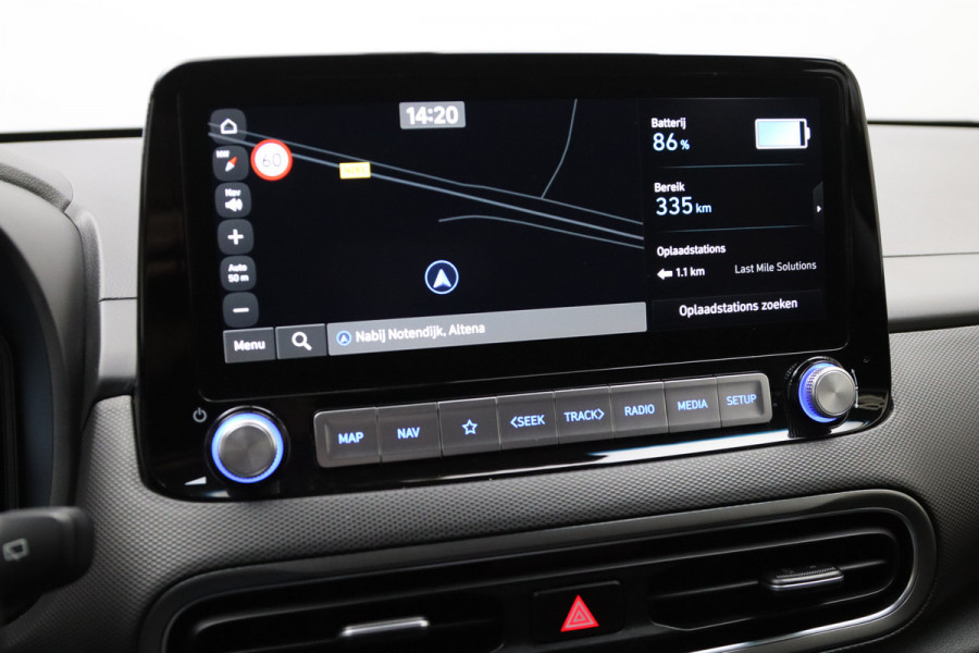 Hyundai Kona EV Premium 64 kWh 204 PK, SOH 100%, Leder, 4 x Stoelverwarming, Head-Up, Camera