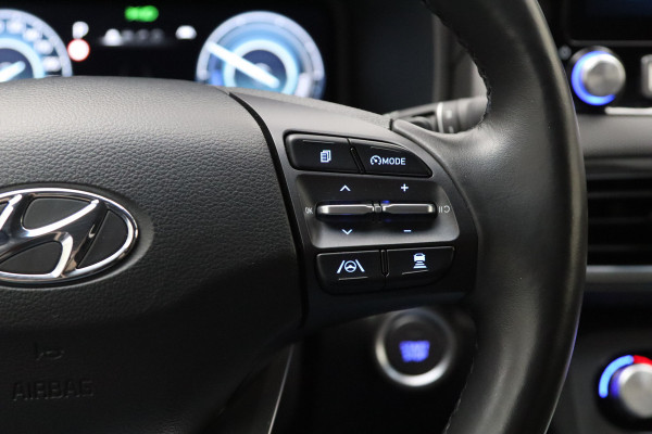 Hyundai Kona EV Premium 64 kWh 204 PK, SOH 100%, Leder, 4 x Stoelverwarming, Head-Up, Camera